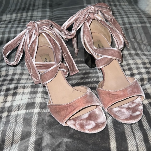 Used Valentino Ballet Tie Heels - Picture 1 of 3
